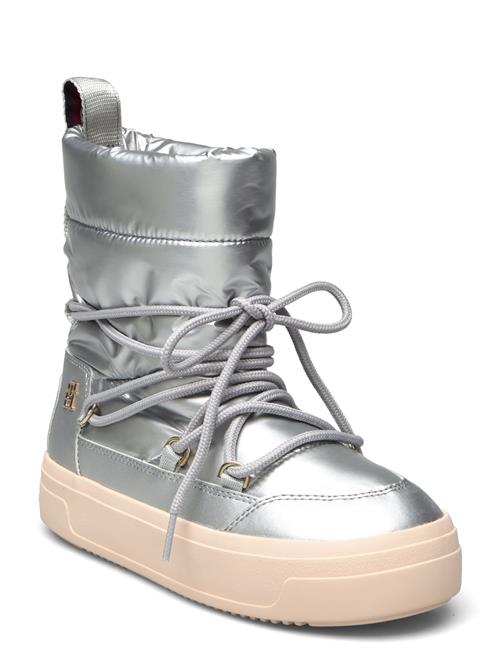 Se Tommy Hilfiger Lace-Up Metallic Snowboot Tommy Hilfiger Silver ved Booztlet