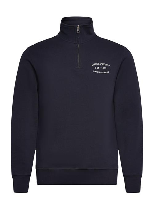 Se GANT Small Graphic Sweat Half Zip GANT Navy ved Booztlet