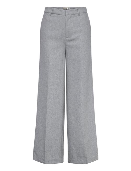 Se MAUD Evelyn Trouser MAUD Grey ved Booztlet