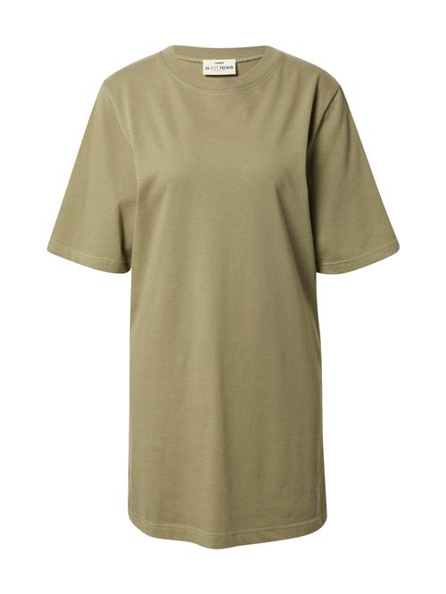 A LOT LESS Kjole 'Izzie'  khaki