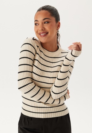 Se Pieces Pccrista LS O-Neck Knit Birch Stripes:BLACK NARROW L ved Bubbleroom