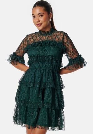 Se BUBBLEROOM Frill Lace Dress Dark green 46 ved Bubbleroom