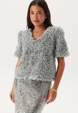 Se Object Collectors Item Objsparta S/S V-NECK TOP  V-ne Aluminium 44 ved Bubbleroom