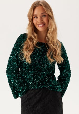 Se VILA Vifaith Boat Neck L/S SEQUIN T Pineneedle Detail:pineneedle S L ved Bubbleroom