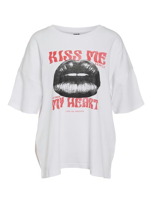 Se Noisy may Shirts 'NMIDA KIM LIPS'  rød / sort / hvid ved About You