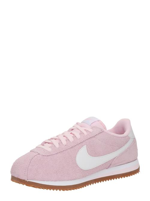 Se Nike Sportswear Sneaker low 'CORTEZ'  lyserød / hvid ved About You