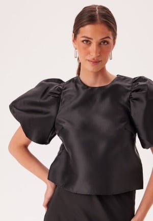 Se VILA Vishina 2/4 O-NECK TOP O-NECK  Black 44 ved Bubbleroom