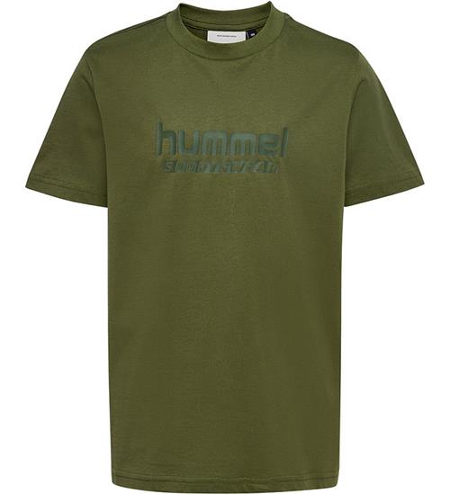 Se Hummel T-shirt - hmlJr Base - Winter Moss ved KidsWorld