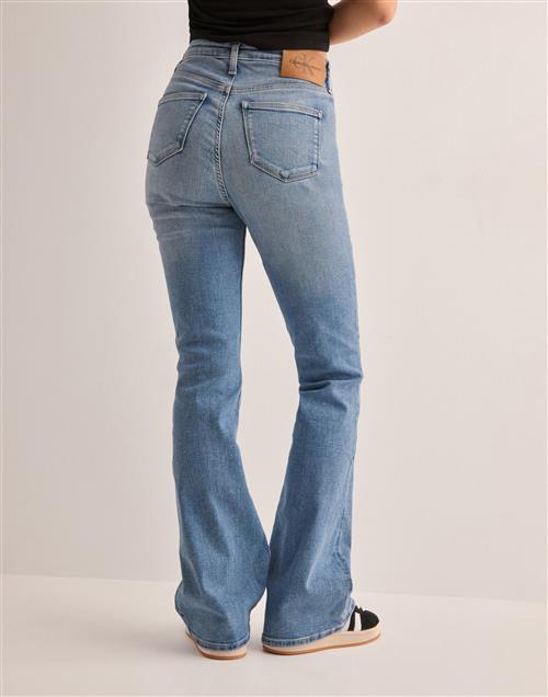 Se Calvin Klein Jeans - - Skinny Bootcut ved Nelly