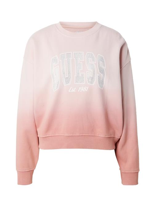 Se GUESS Sweatshirt  lyserød / gammelrosa / hvid ved About You