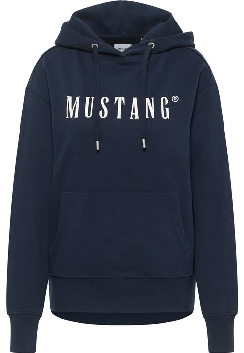 Se MUSTANG Sweatshirt 'Margo'  mørkeblå / hvid ved About You