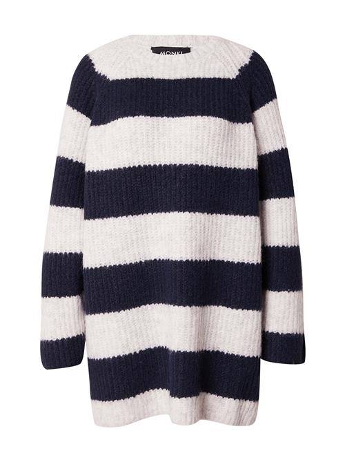 Se Monki Strikkjole  navy / hvid ved About You