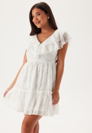 Se Bubbleroom Occasion Flounce Dress White XL ved Bubbleroom