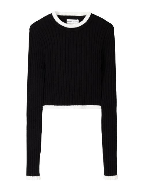 Se Bershka Pullover  sort / hvid ved About You