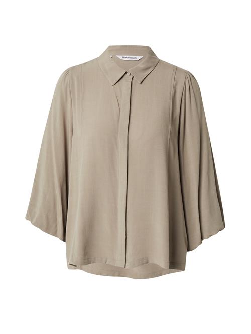 Se Soft Rebels Bluse 'Eleanor'  khaki ved About You