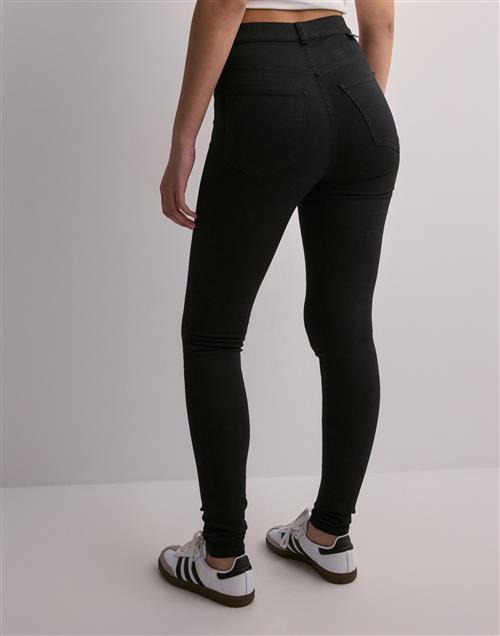 Se Dr Denim - Sort - Solitare Leggings ved Nelly