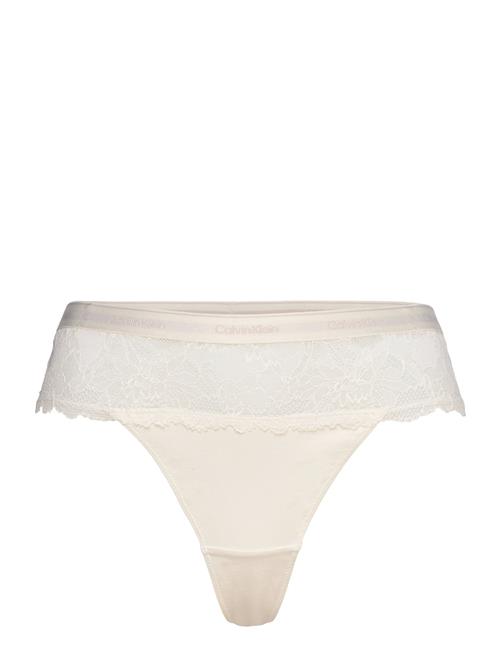 Se Calvin Klein Thong Calvin Klein Cream ved Booztlet