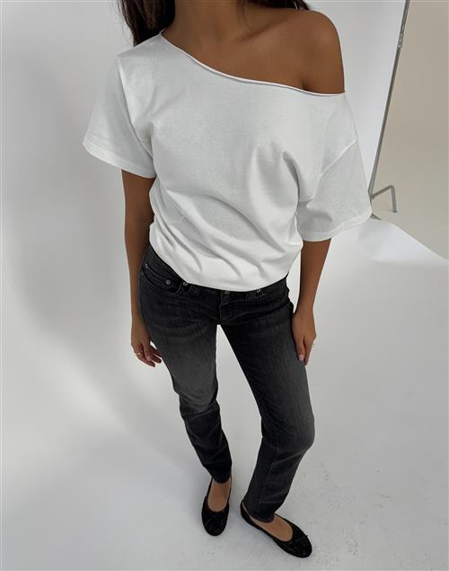 Nelly - Hvid - Slouchy Shoulder Tee