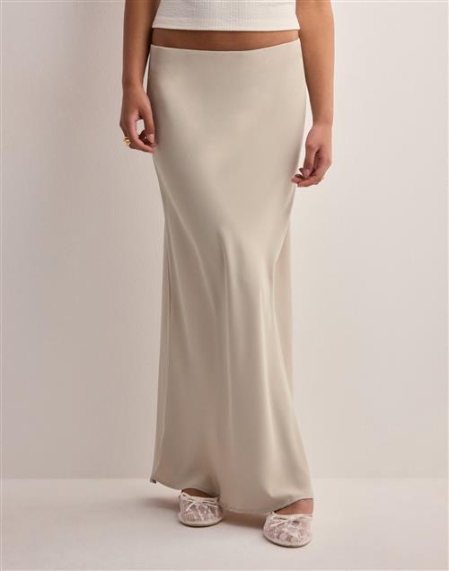 Se Pieces - Beige - Pcfranan Hw Ankle Skirt Noos Bc ved Nelly