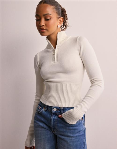 Nelly - Hvid - Tight Half Zip Knit Sweater