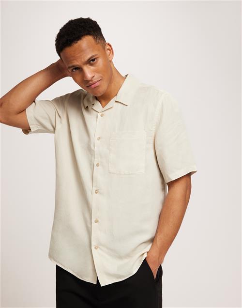 Neuw Curtis Ss Shirt Gröna skjortor Beige