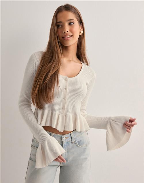 Nelly - Hvid - Long Sleeve Flounce Knit Top