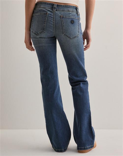 Se Abrand Jeans - Blå - 00 Super Low Kick Tall ved Nelly