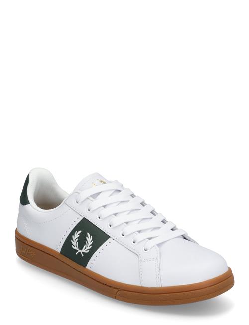 B721 Lthr Perf/Branded Fred Perry White