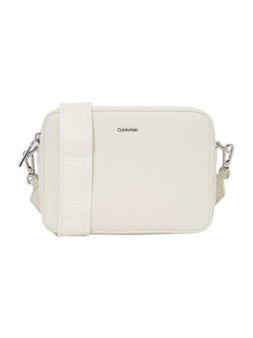 Calvin Klein Skuldertaske 'MUST'  ecru