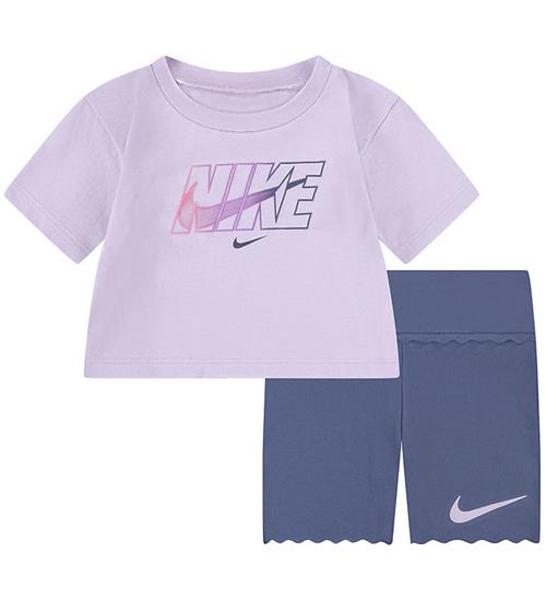 Se Nike ShortssÃ¦t - T-shirt/Cykelshorts - Diffused Blue ved KidsWorld