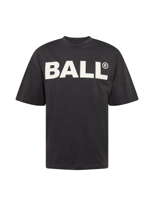 Se Ball Shirts 'BALL'  sort / hvid ved About You