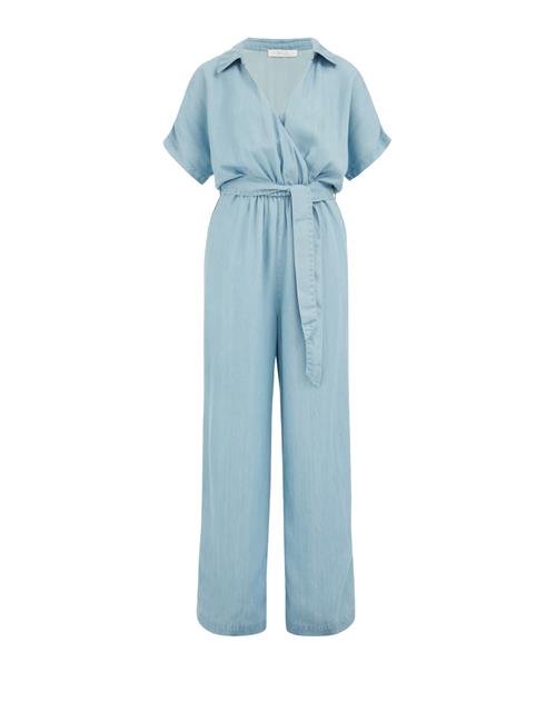 Se WE Fashion Jumpsuit  lyseblå ved About You