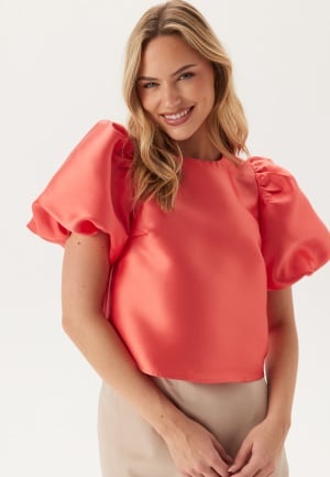 Se VILA Vishina 2/4 O-NECK TOP O-NECK  Aurora Red 44 ved Bubbleroom