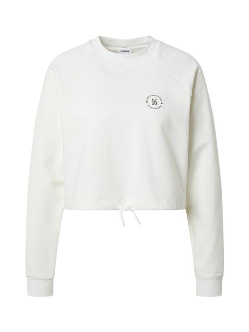 Se ABOUT YOU x GNTM Sweatshirt 'Xenia'  offwhite ved About You