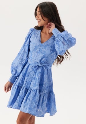 Se SELECTED FEMME Sflcalli-Sadie Short Dress Vista Blue 42 ved Bubbleroom