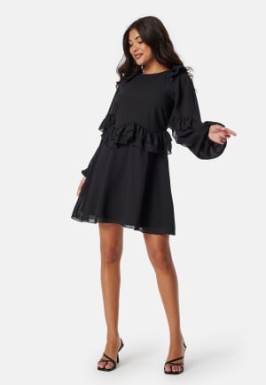 Se BUBBLEROOM Round Neck Short Frill Dress Black 38 ved Bubbleroom