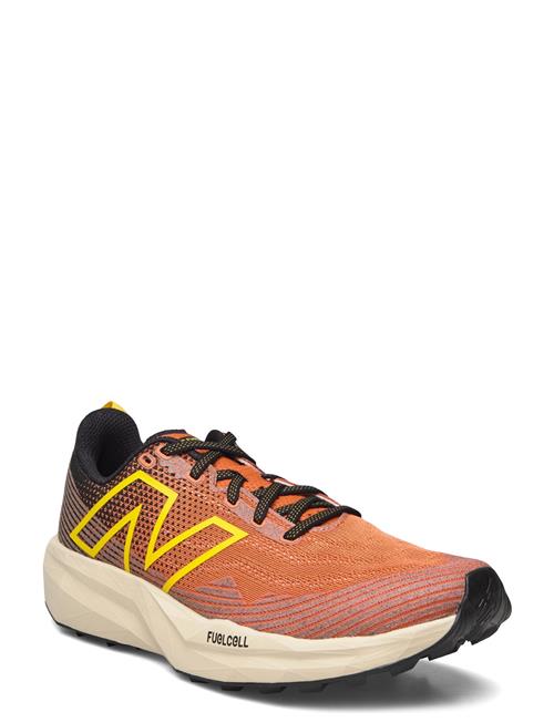 Se New Balance Fuelcell Venym New Balance Orange ved Booztlet