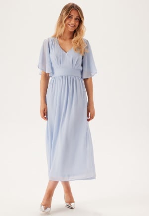 Se Bubbleroom Occasion Butterfly Sleeve Midi Dress Light blue 54 ved Bubbleroom