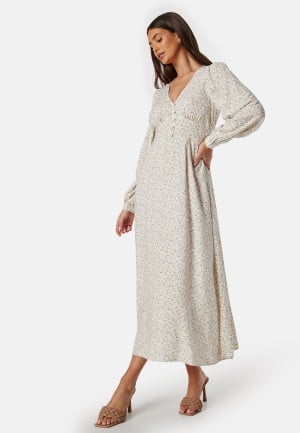 Se BUBBLEROOM Viscose V-neck Maxi Dress Offwhite/Patterned 46 ved Bubbleroom