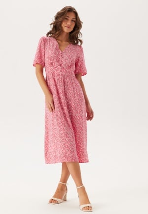 Se Pieces Tala SS Midi Dress Pink Lemonade AOP:Multi flower XL ved Bubbleroom