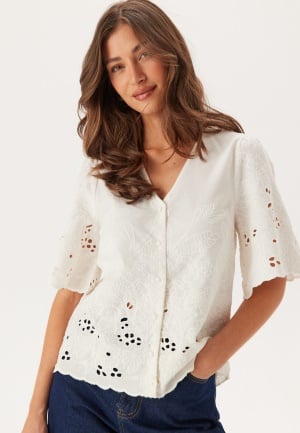 Se SELECTED FEMME Slfdahlia Ss Broderi Shirt Bright White 44 ved Bubbleroom