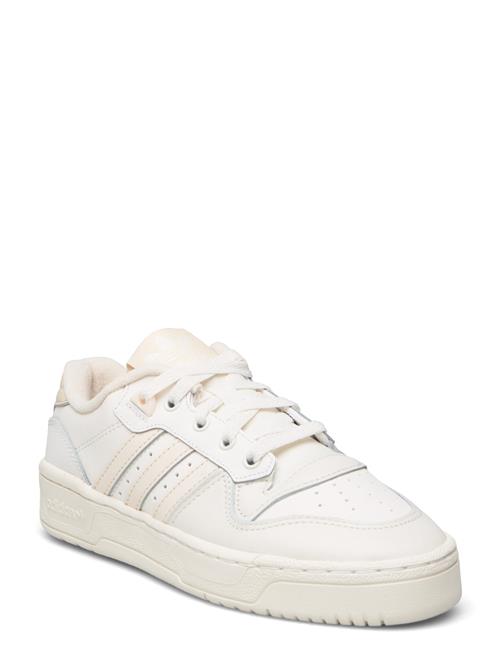 Se Rivalry Low W Adidas Originals Beige ved Booztlet