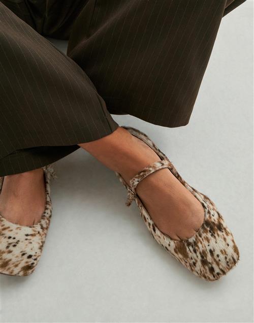 Pavement - Beige - Elga Pony Ballerinas