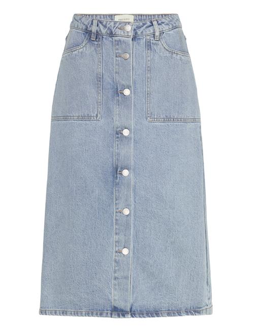 Skirt From Freequent In A Soft Denim Material. The Skirt Is Midi-Length With Att FREE/QUENT Blue