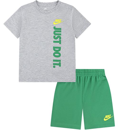 Nike ShortssÃ¦t - T-shirt/Shorts - Stadium Green