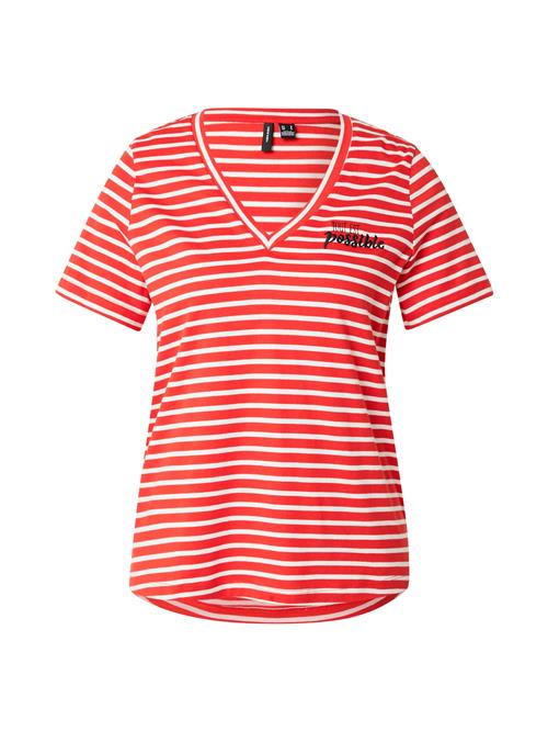 Se VERO MODA Shirts  knaldrød / sort / hvid ved About You
