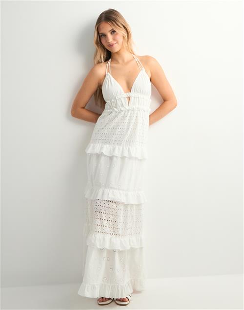 Nelly - Hvid - Embroidered Dream Dress