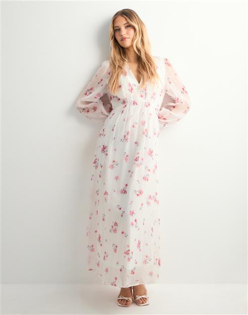 Se Neo Noir - Blomstret - Silfi Print Dress ved Nelly