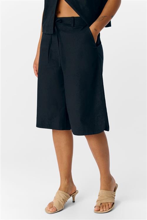 Aura Bermuda Shorts - Sort - 38 - Object