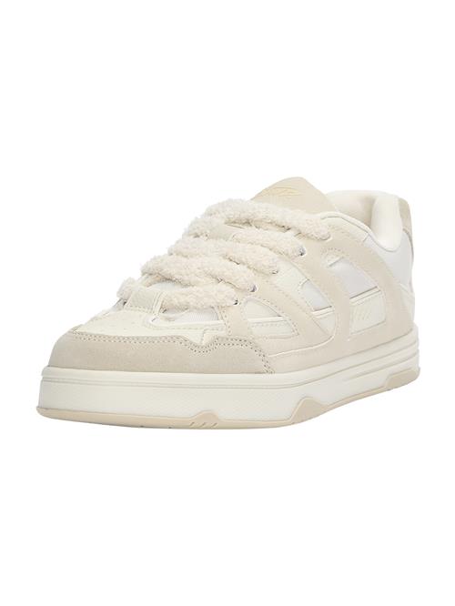 Se Pull&Bear Sneaker low  creme / ecru ved About You